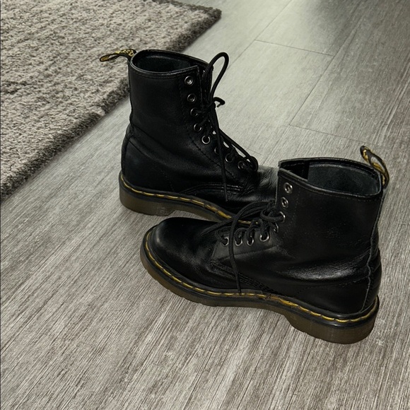Dr. Martens 1460 women’s boots - Picture 4 of 5